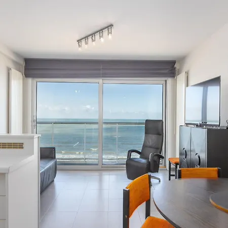 Apartment On Seafront With Frontal Sea View
