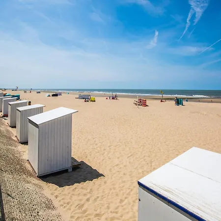 On Seafront With Frontal Sea View *